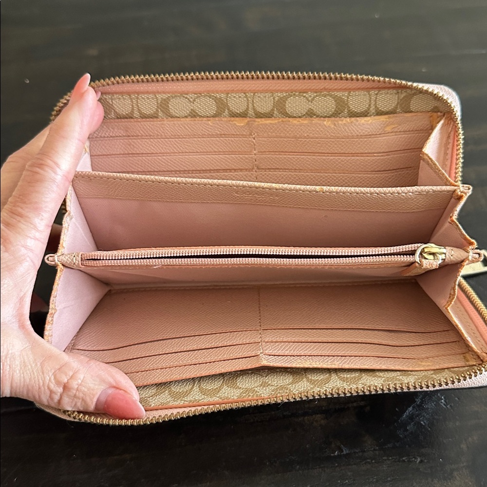 Coach Wallets - Picture 15 of 16